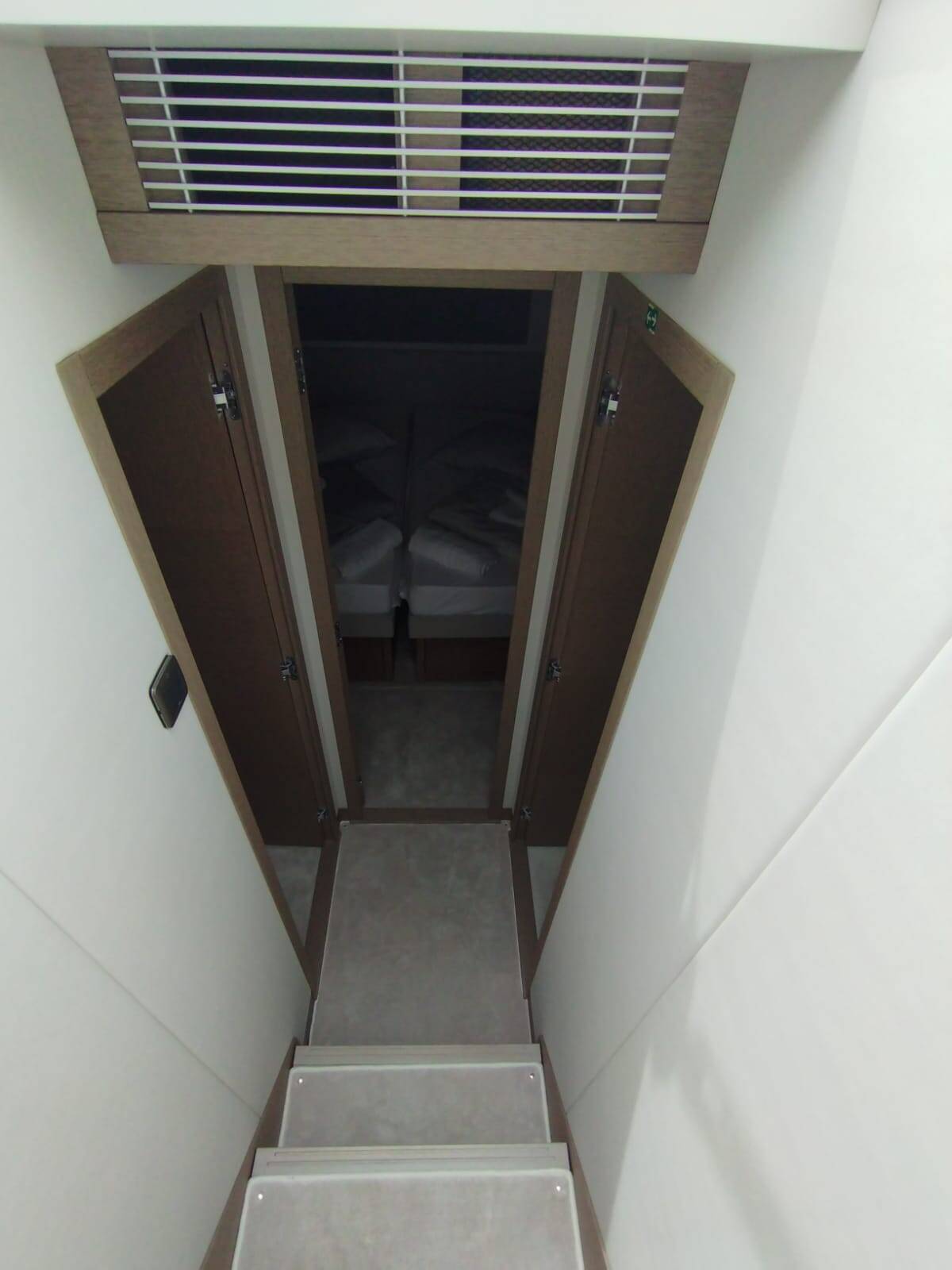 Motor yacht Prestige 520 Baby Indy