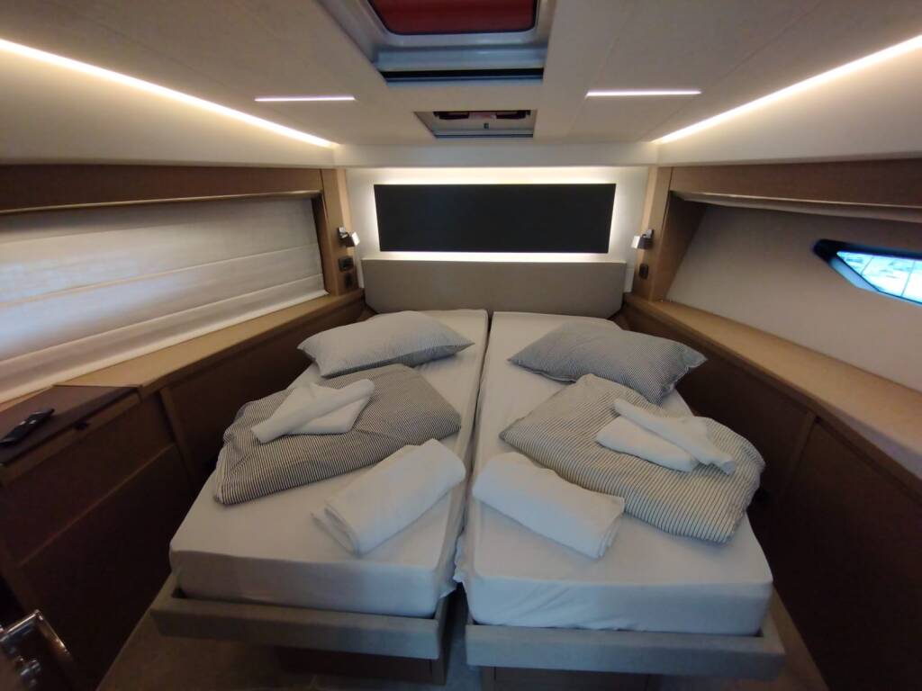 Motor yacht Prestige 520 Baby Indy