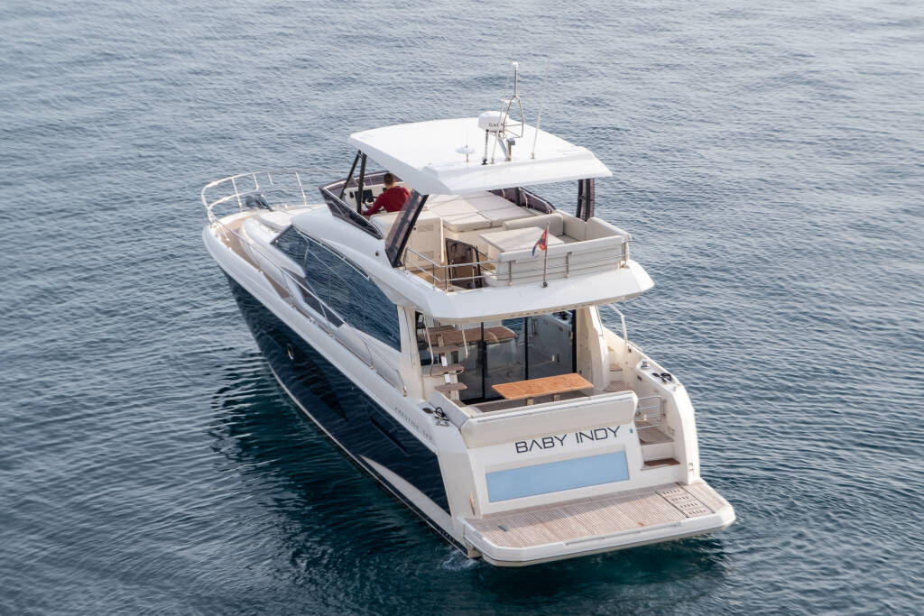 Motor yacht Prestige 520 Baby Indy
