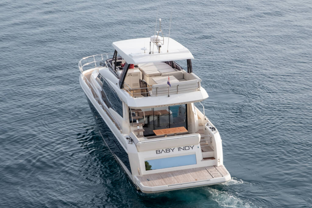 Motor yacht Prestige 520 Baby Indy