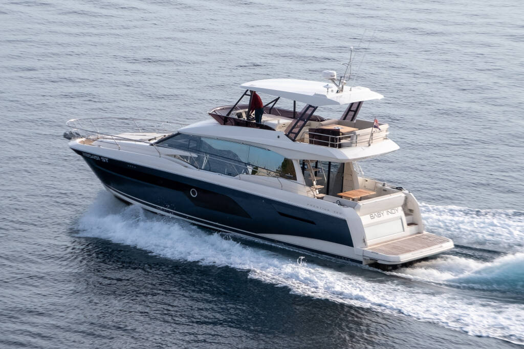 Motor yacht Prestige 520 Baby Indy