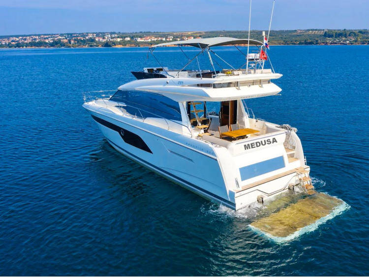 Motor yacht Prestige 520 Medusa