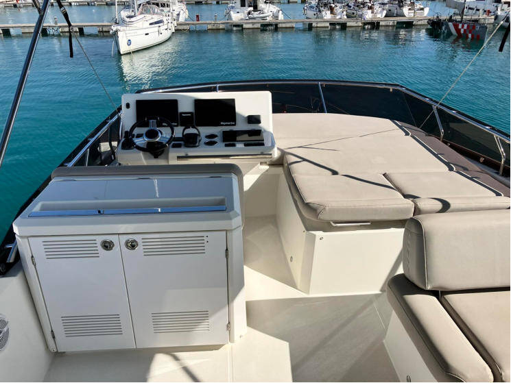 Motor yacht Prestige 520 Medusa