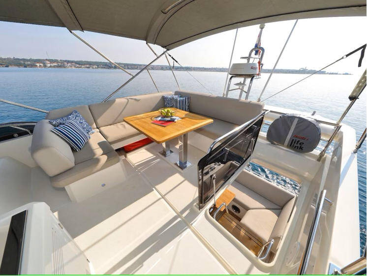 Motor yacht Prestige 520 Medusa