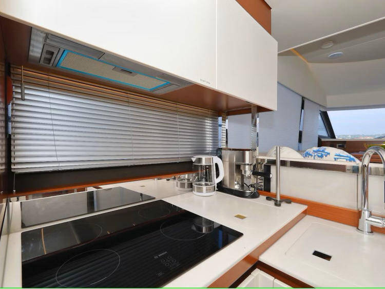Motor yacht Prestige 520 Medusa