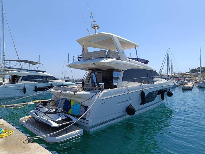 Motor yacht Prestige 590 Tereza