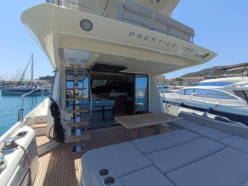 Motor yacht Prestige 590 Tereza