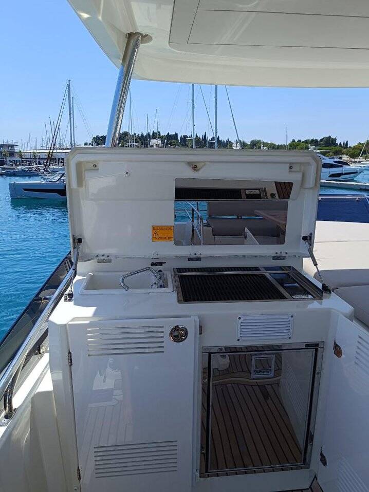 Motor yacht Prestige 590 Tereza