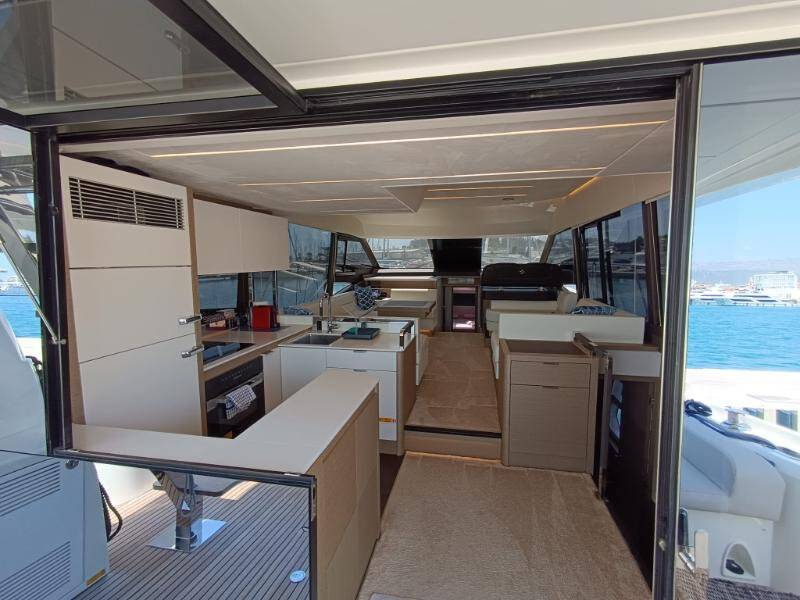 Motor yacht Prestige 590 Tereza