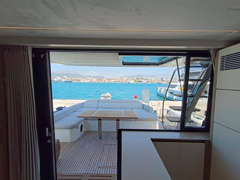 Motor yacht Prestige 590 Tereza