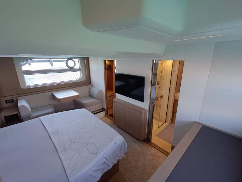 Motor yacht Prestige 590 Tereza