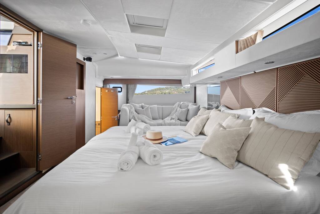 Power catamaran Prestige M48 Dolce far niente