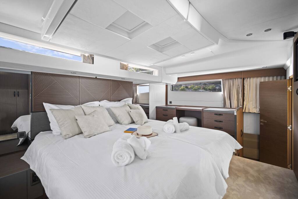 Power catamaran Prestige M48 Dolce far niente