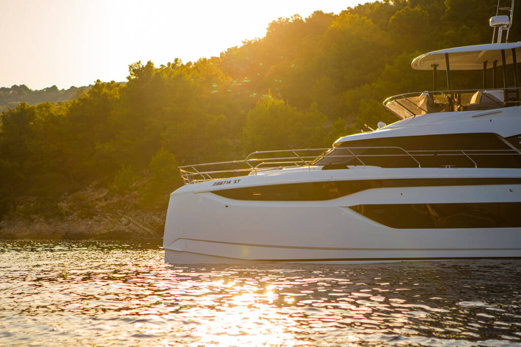 Power catamaran Prestige M48 Dolce far niente