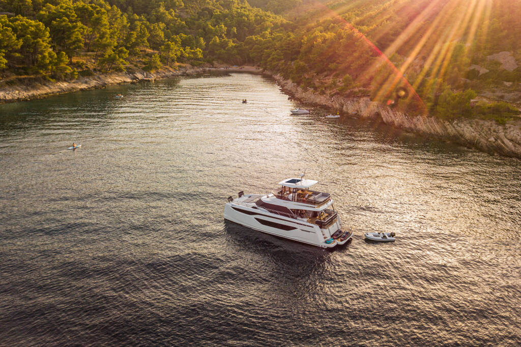 Power catamaran Prestige M48 Dolce far niente