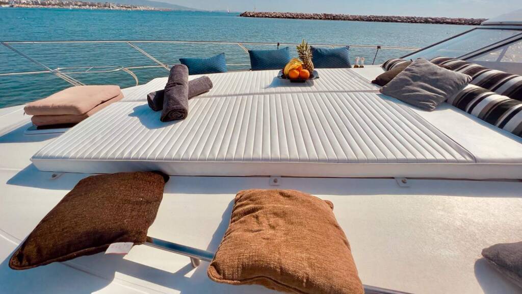 Motor yacht Princess 50 Champions