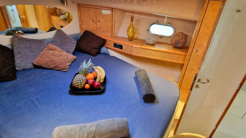 Motor yacht Princess 50 Champions