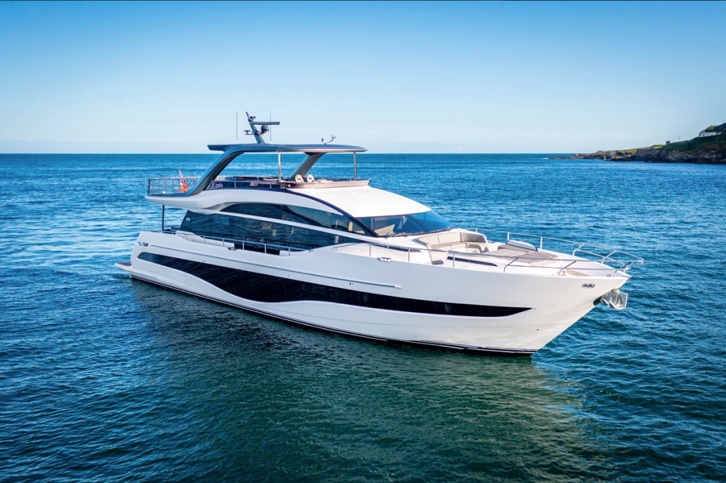 Luxury motor yacht Princess Y85 Vista