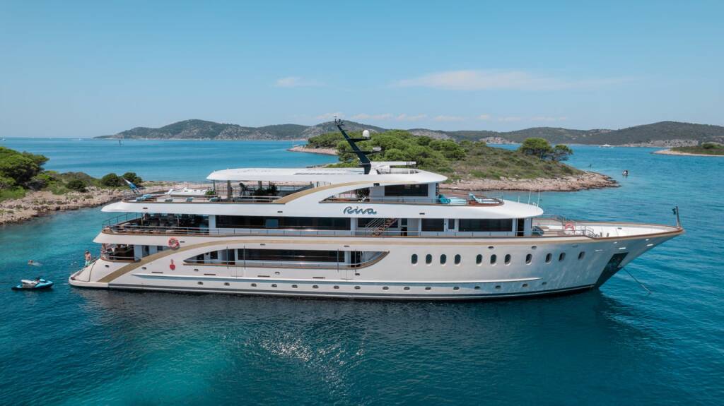 Luxus-Motoryacht Riva Riva