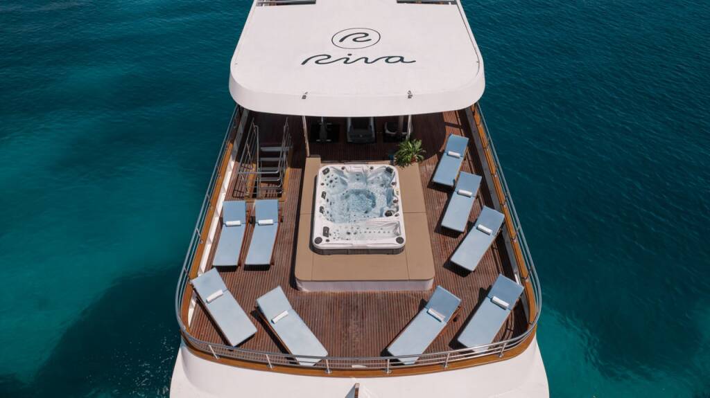 Luxus-Motoryacht Riva Riva