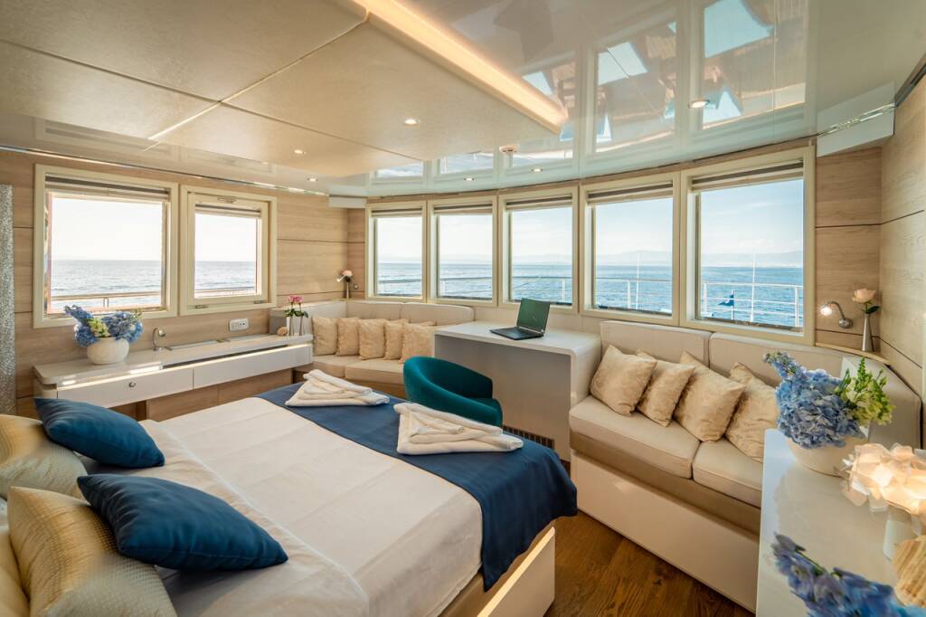 Luxus-Motoryacht Riva Riva