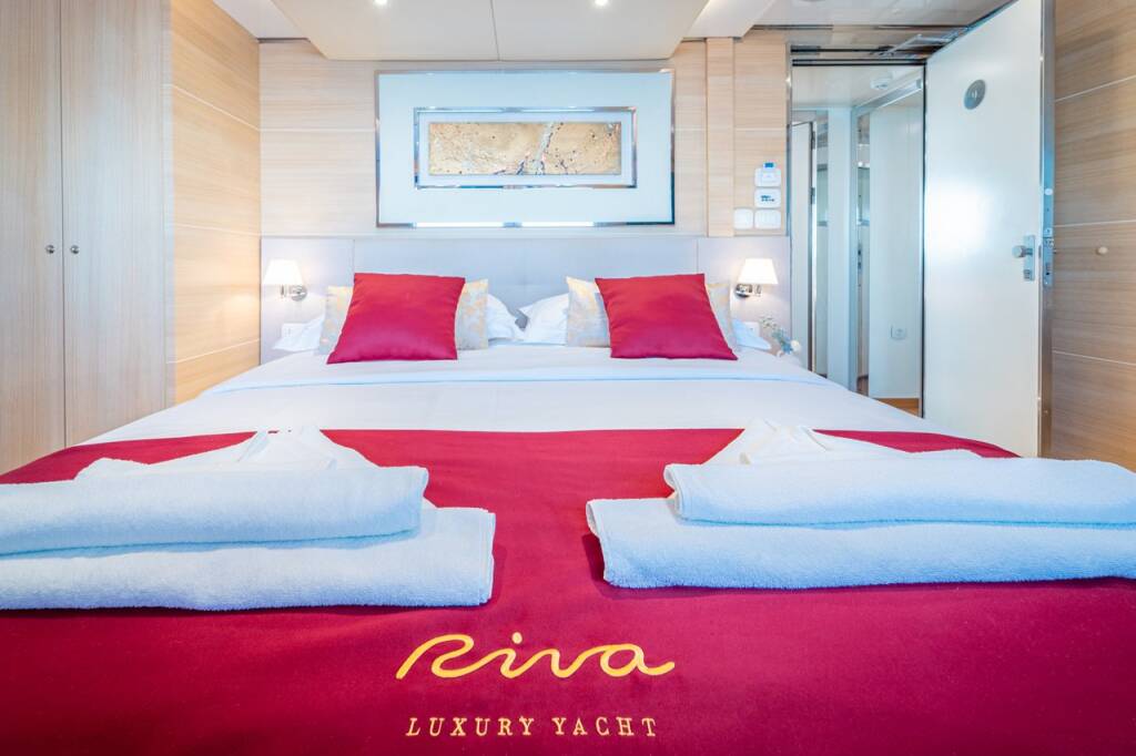 Luxus-Motoryacht Riva Riva