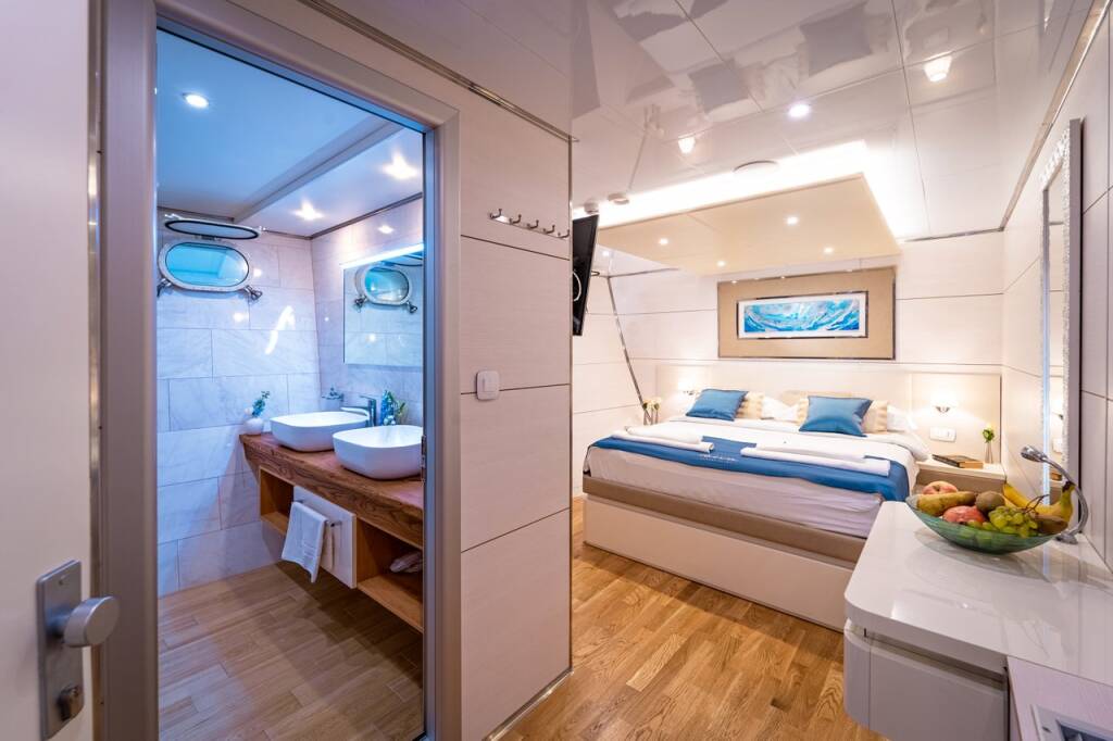 Luxus-Motoryacht Riva Riva