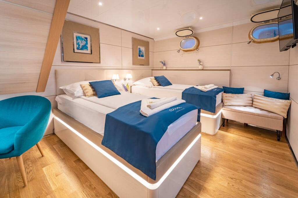 Luxus-Motoryacht Riva Riva