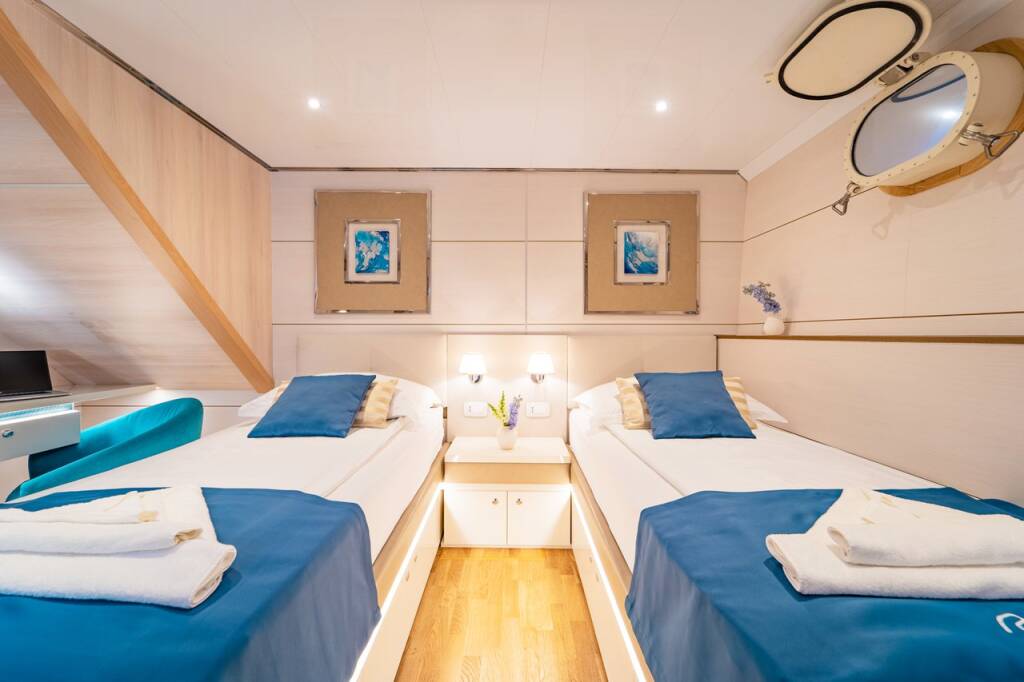 Luxus-Motoryacht Riva Riva
