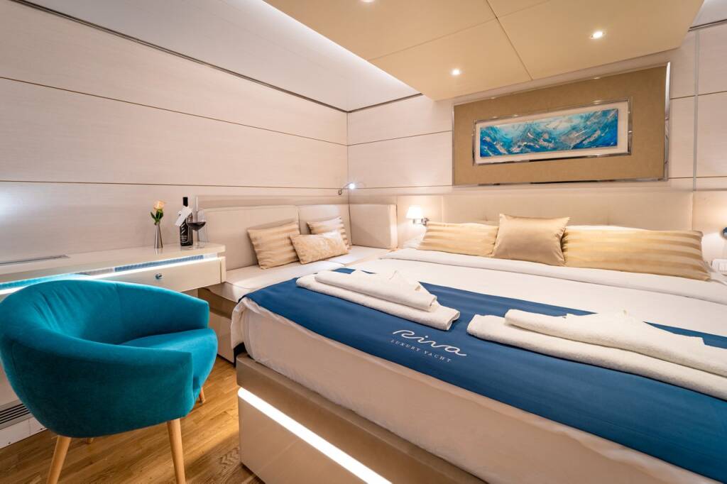 Luxus-Motoryacht Riva Riva