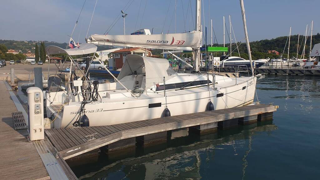 Sailing yacht Salona 33 Svity