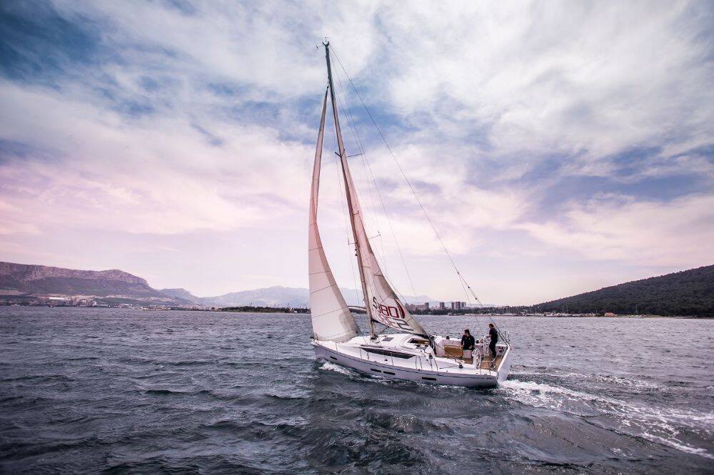 Sailing yacht Salona 380 Navis Celere