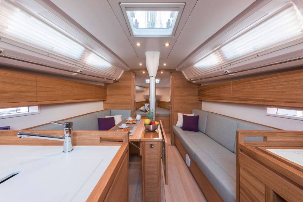 Sailing yacht Salona 380 Navis Celere