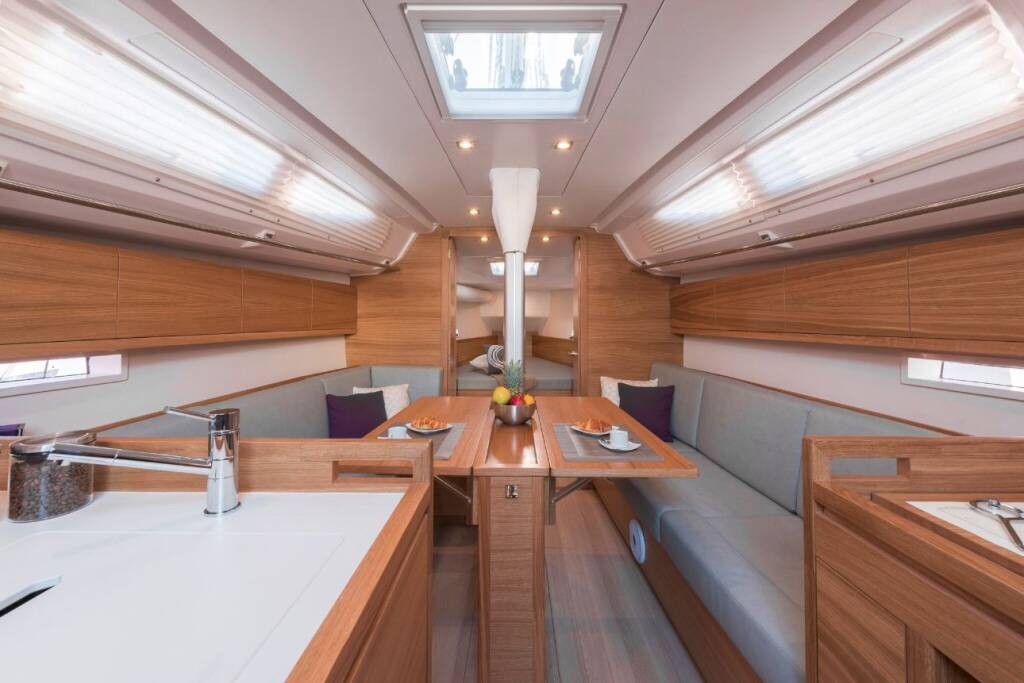Sailing yacht Salona 380 Navis Celere