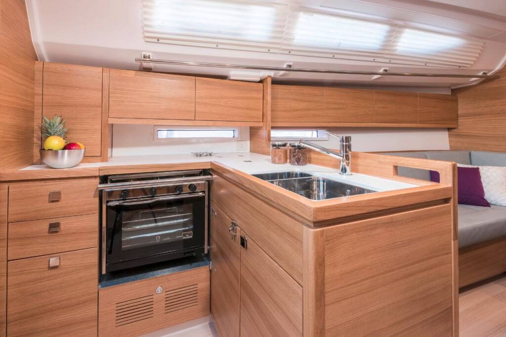 Sailing yacht Salona 380 Navis Celere