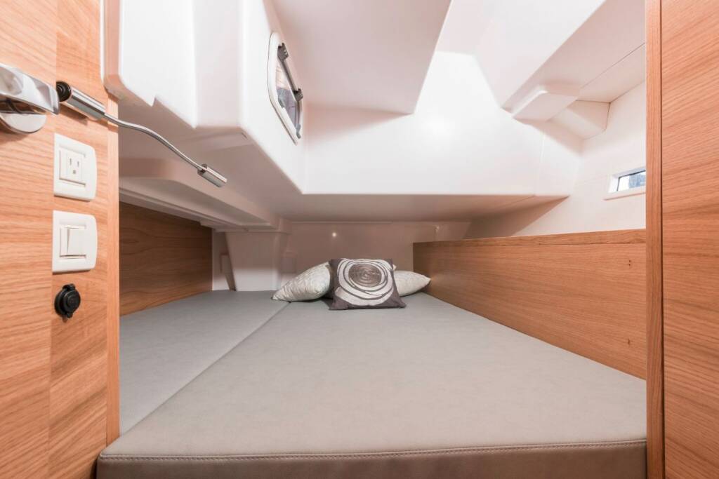 Sailing yacht Salona 380 Navis Celere
