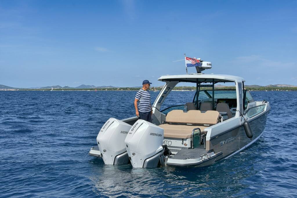 Motor boat Saxdor 320 GTO Respirato