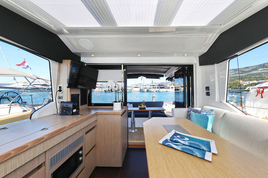 Motoryacht Sealine C390 Tireless