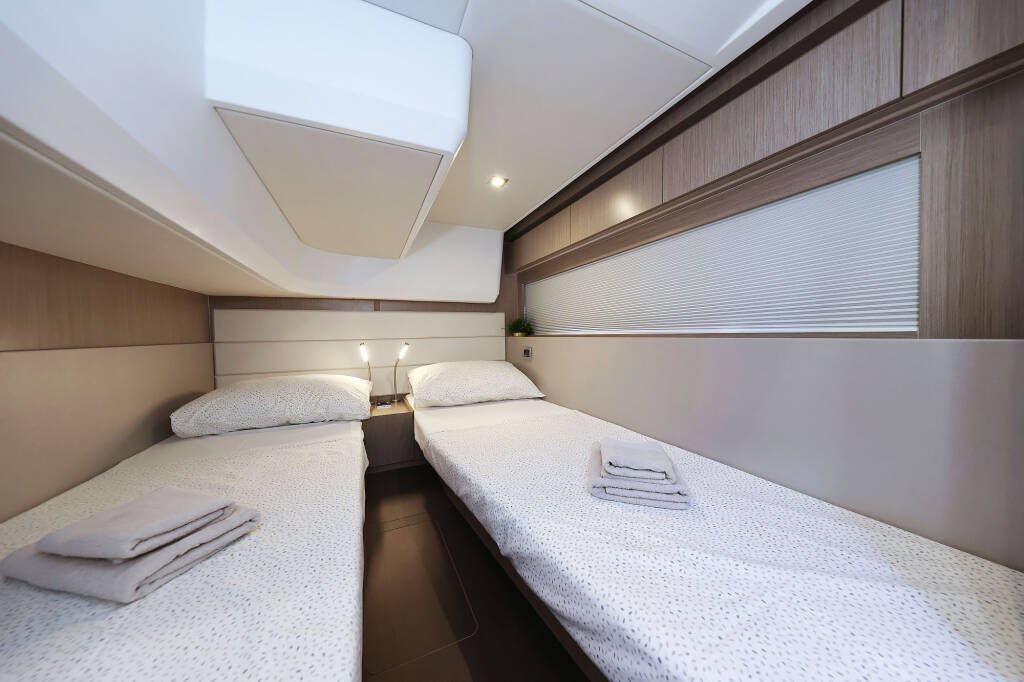 Motoryacht Sealine C390 Tireless