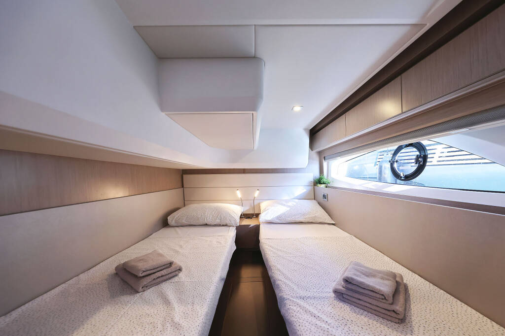 Motoryacht Sealine C390 Tireless