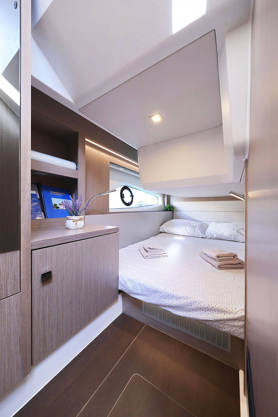 Motoryacht Sealine C390 Tireless