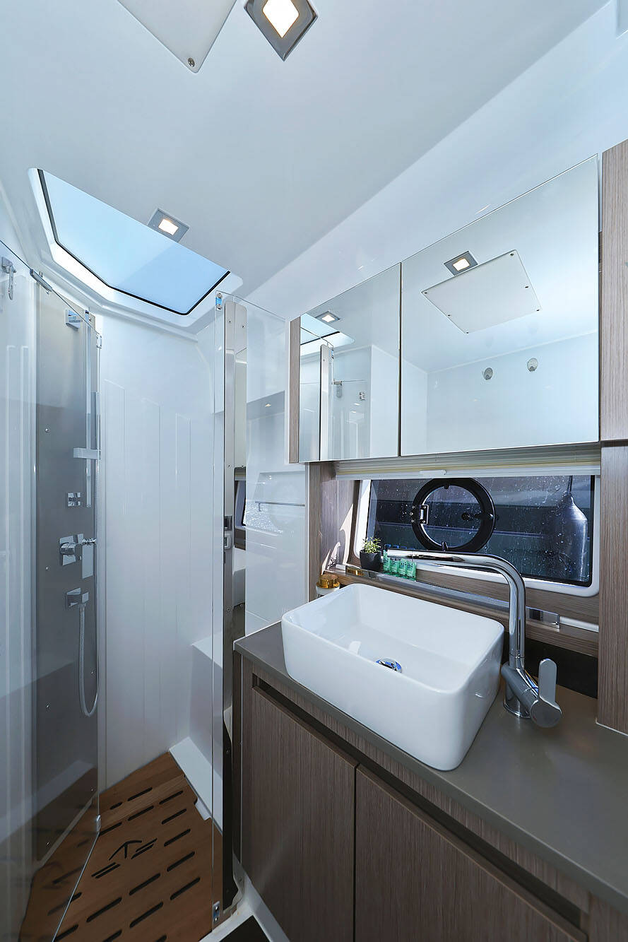 Motoryacht Sealine C390 Tireless