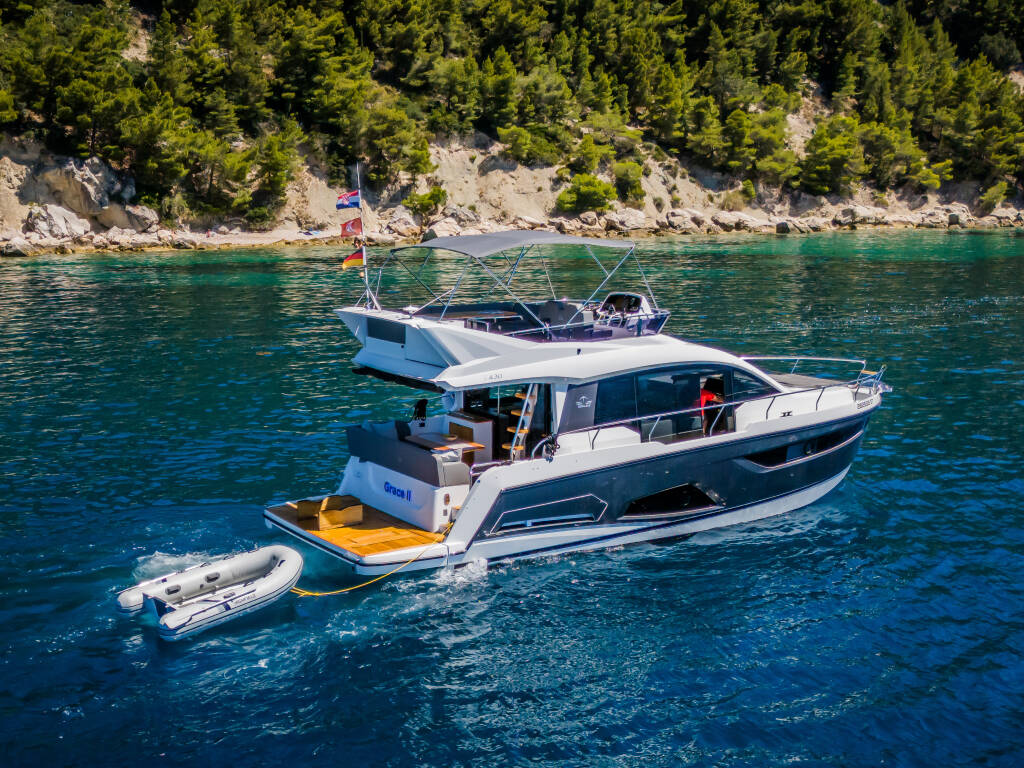 Motor yacht Sealine F430 Grace II