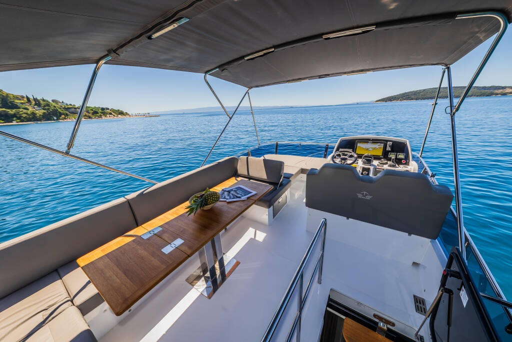 Motor yacht Sealine F430 Grace II