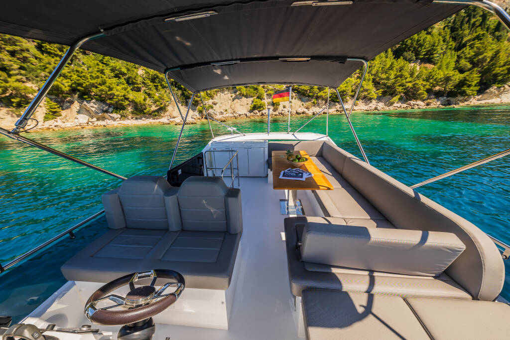 Motor yacht Sealine F430 Grace II
