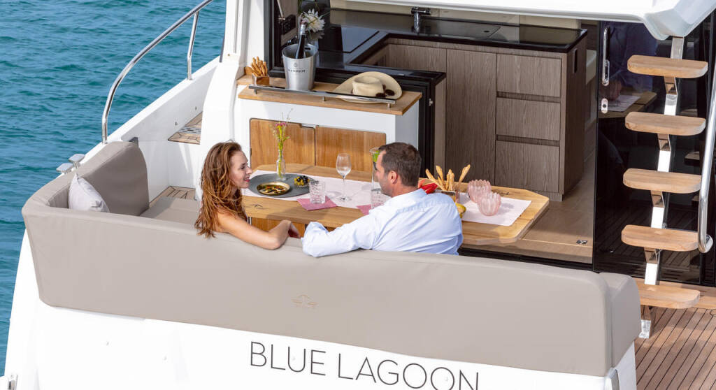 Motoryacht Sealine F430 Tireless Too