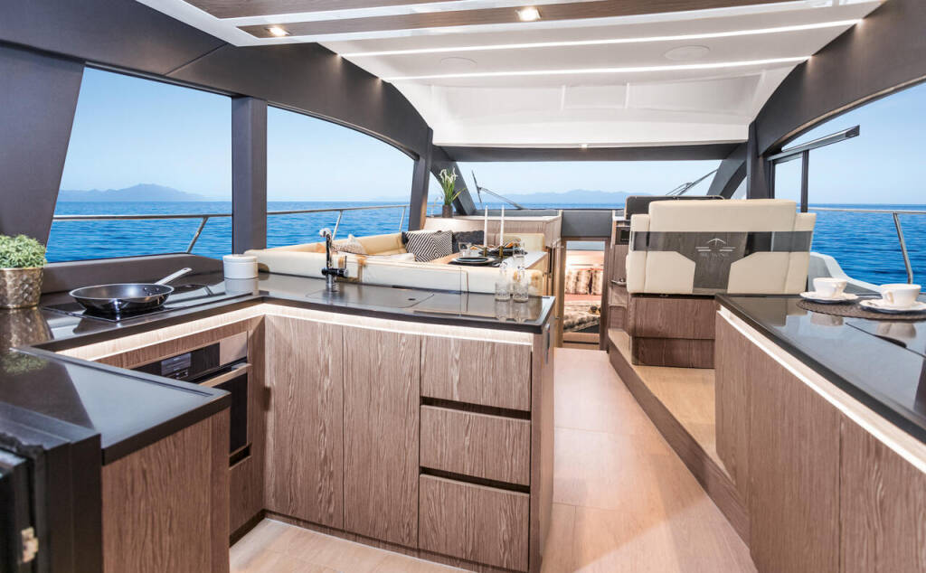 Motoryacht Sealine F430 Tireless Too