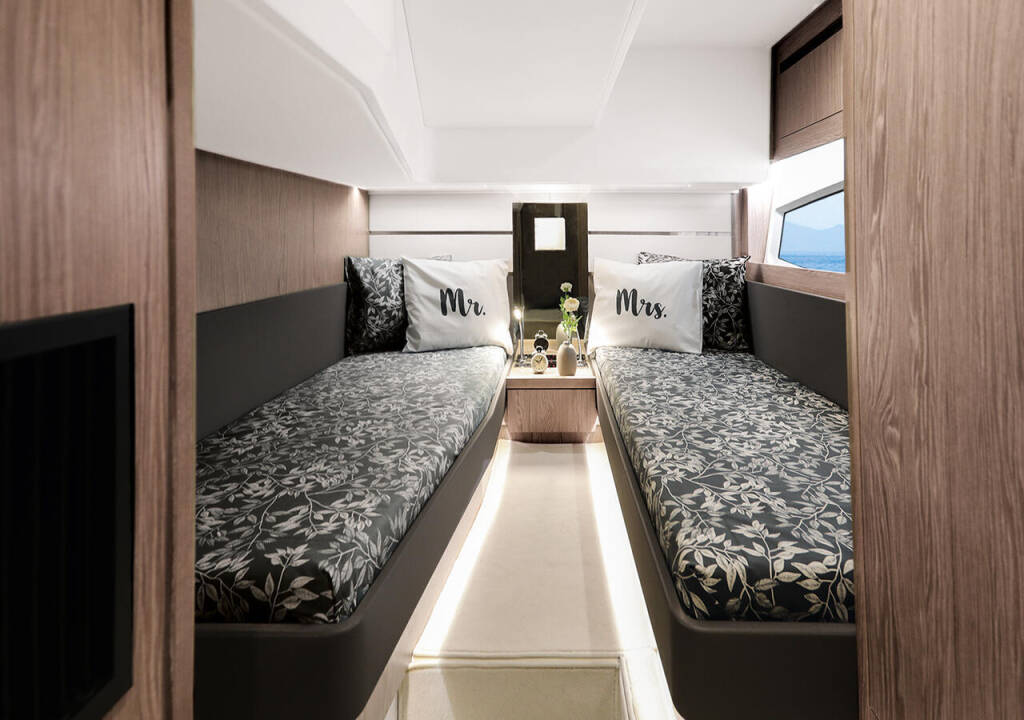 Motoryacht Sealine F430 Tireless Too