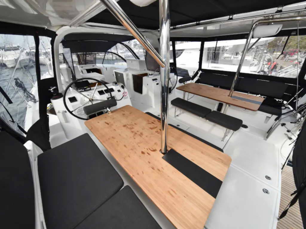 Sailing yacht Sun Loft 47 CLASS