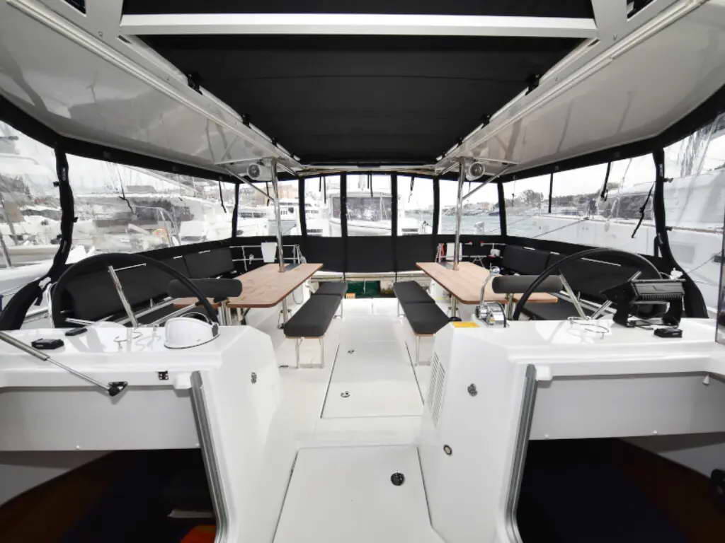 Sailing yacht Sun Loft 47 CLASS